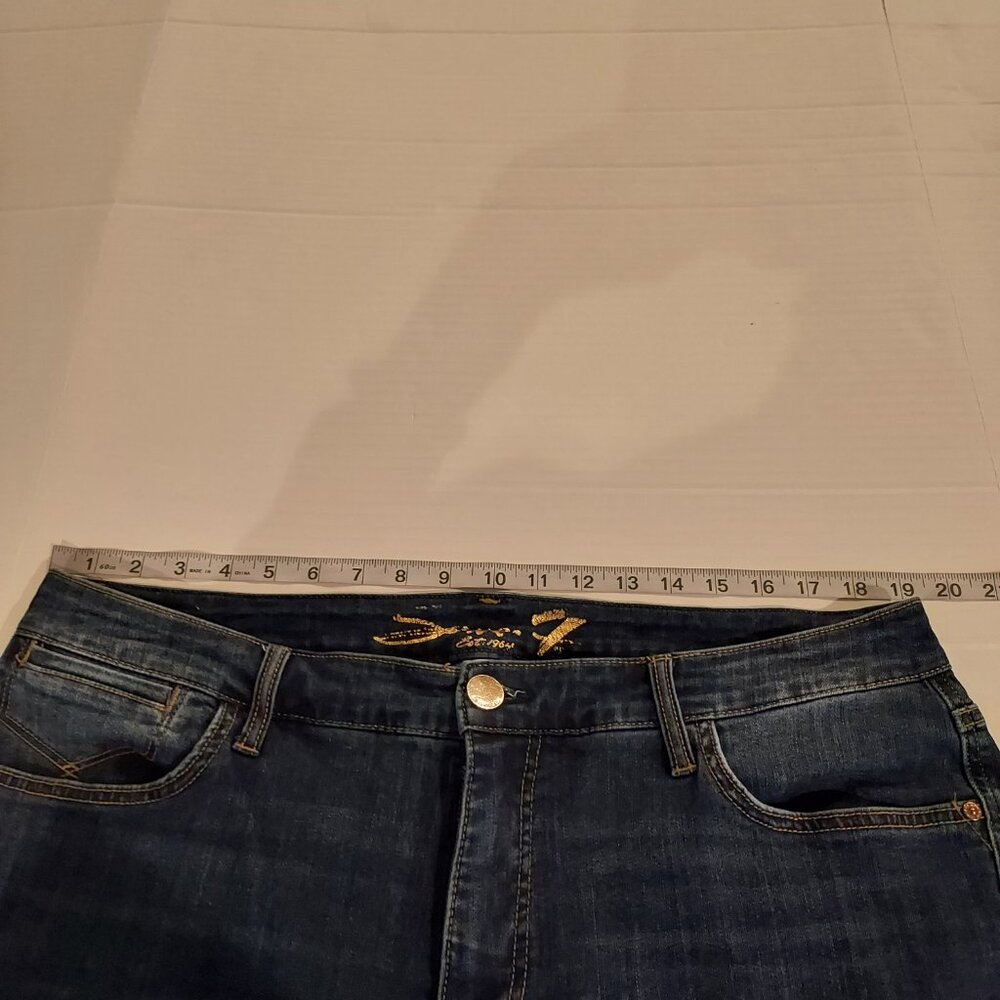 Seven7 Boombshell Hi Rise Bootcut Jeans Size 16W - Picture 7 of 10